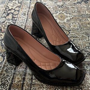 Black Sqaure Toe Pump